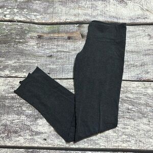 🌺 Aritzia TNA leggings